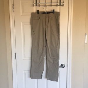 Men’s tan pants